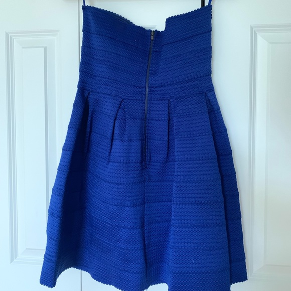 Dress - Picture 2 of 4